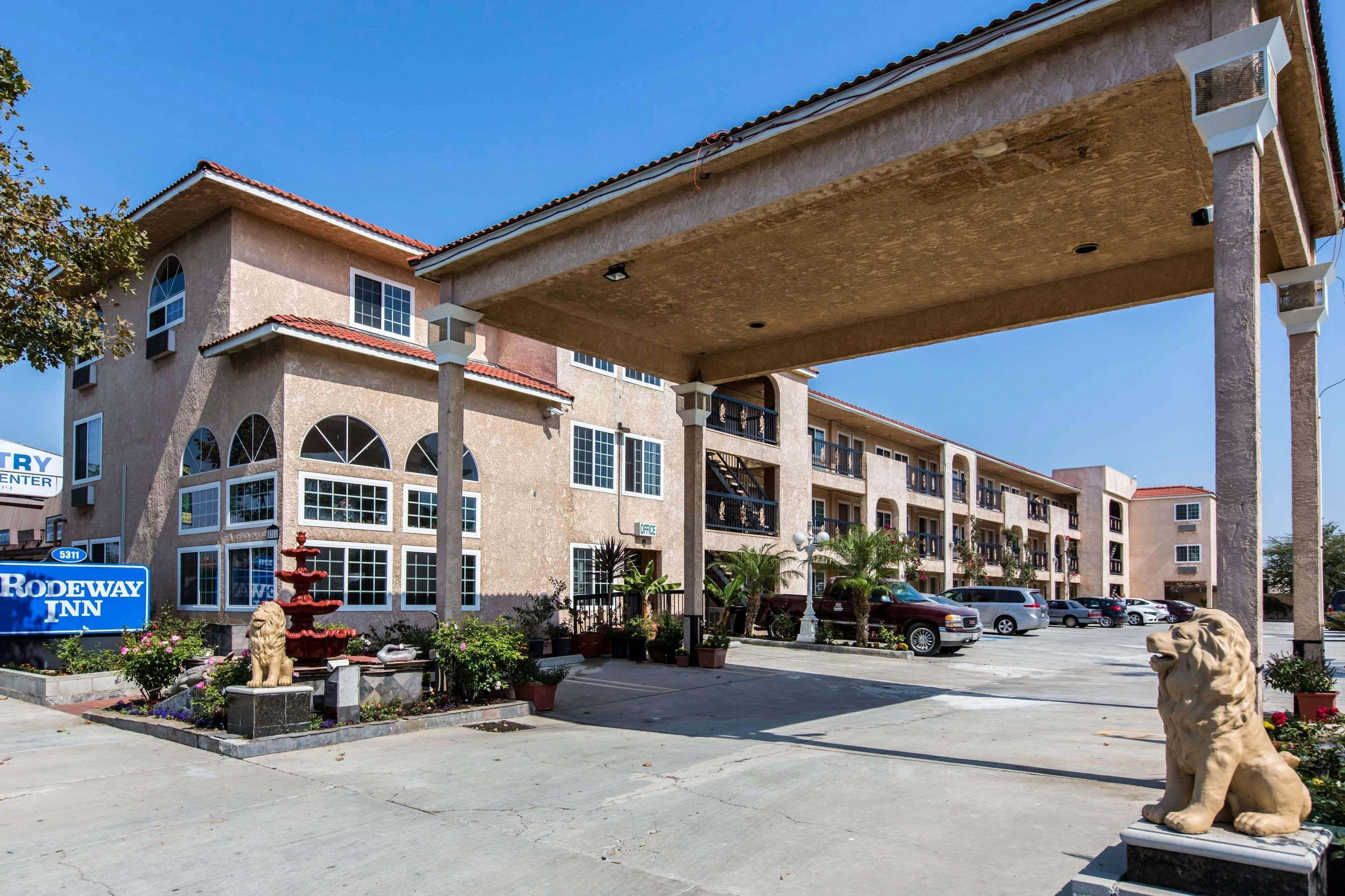 Rodeway Inn Cypress Exterior photo