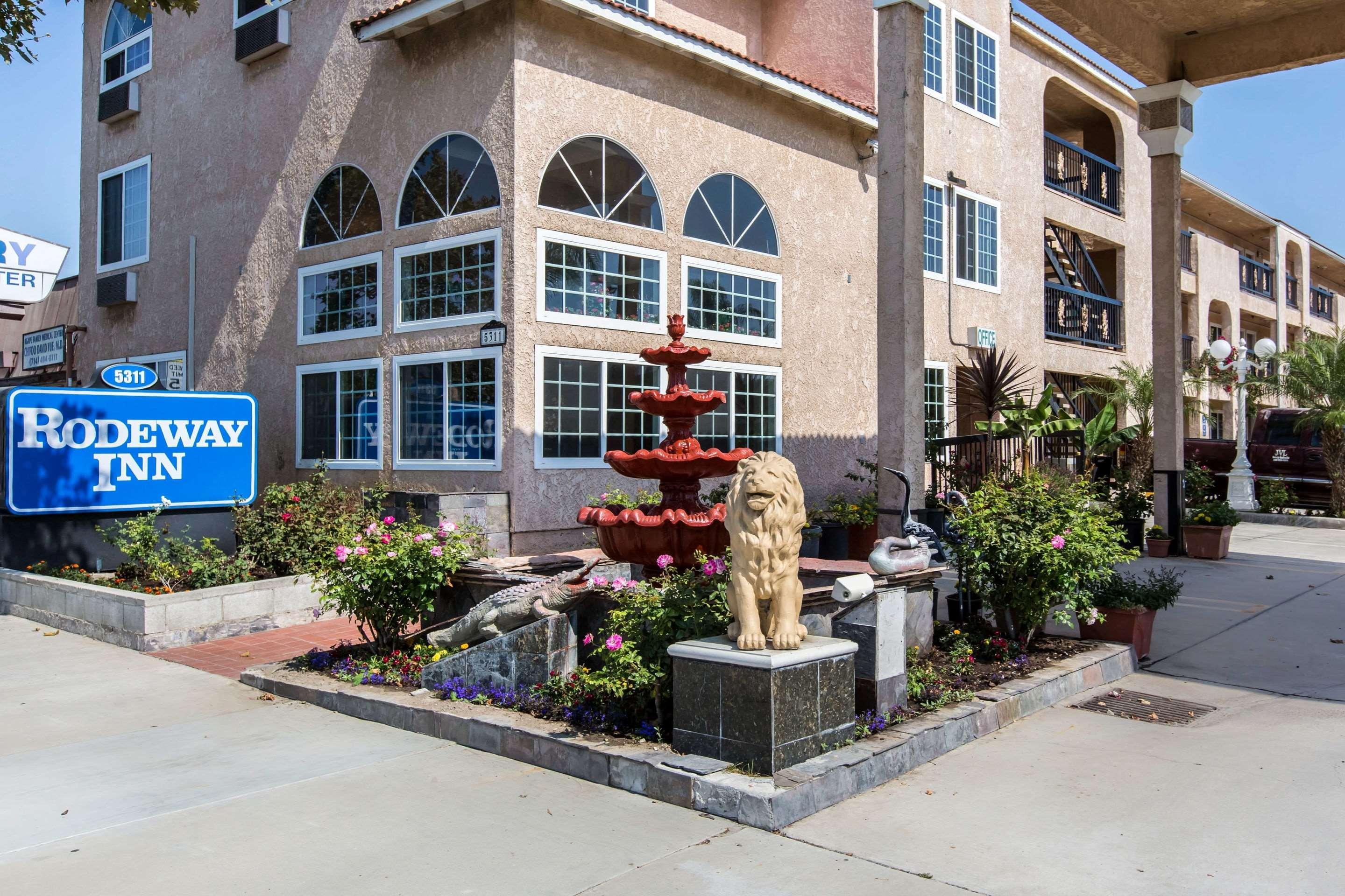 Rodeway Inn Cypress Exterior photo